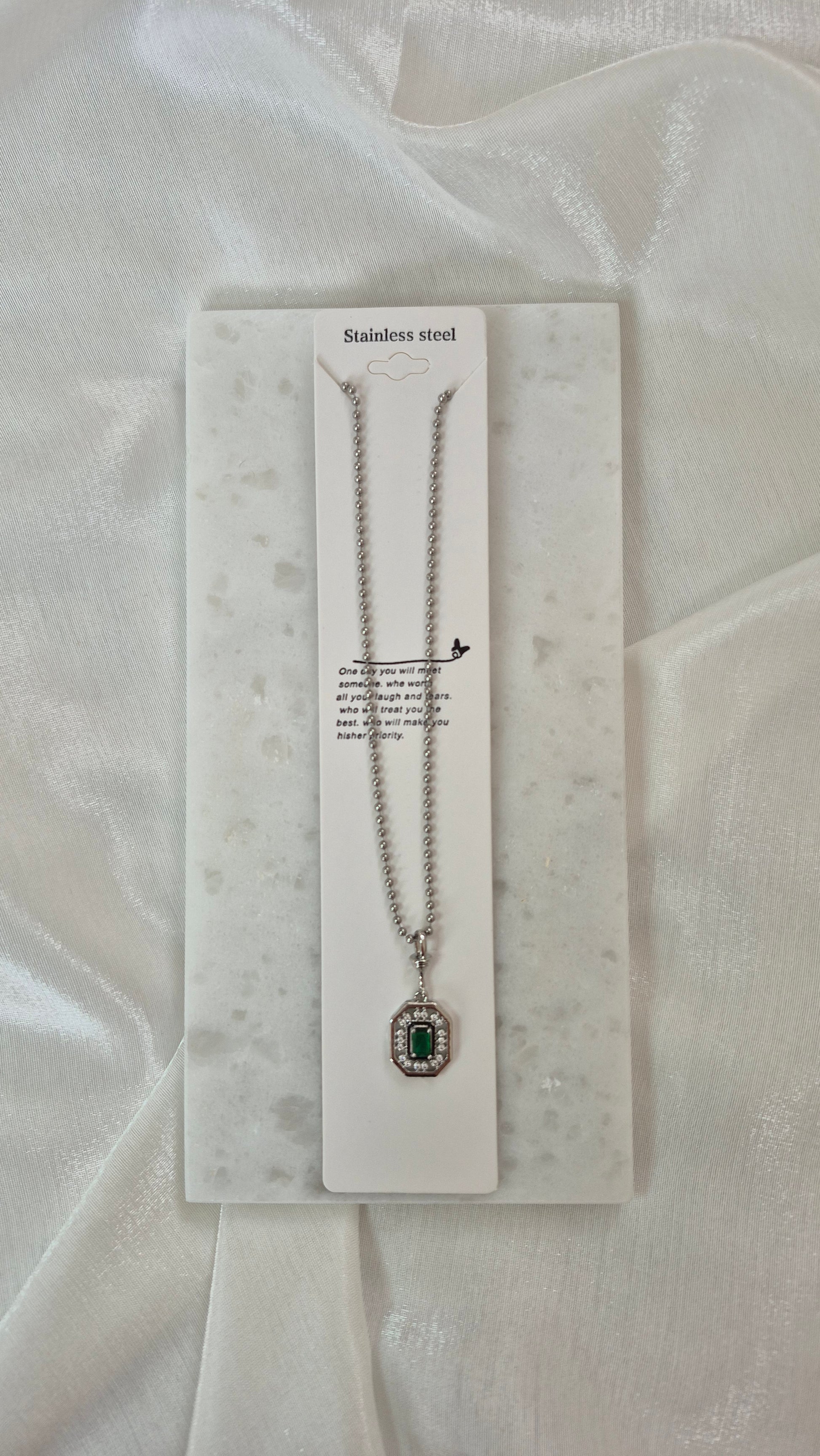 Çelik Renk Taş Detaylı Silver Serenay Kolyesi