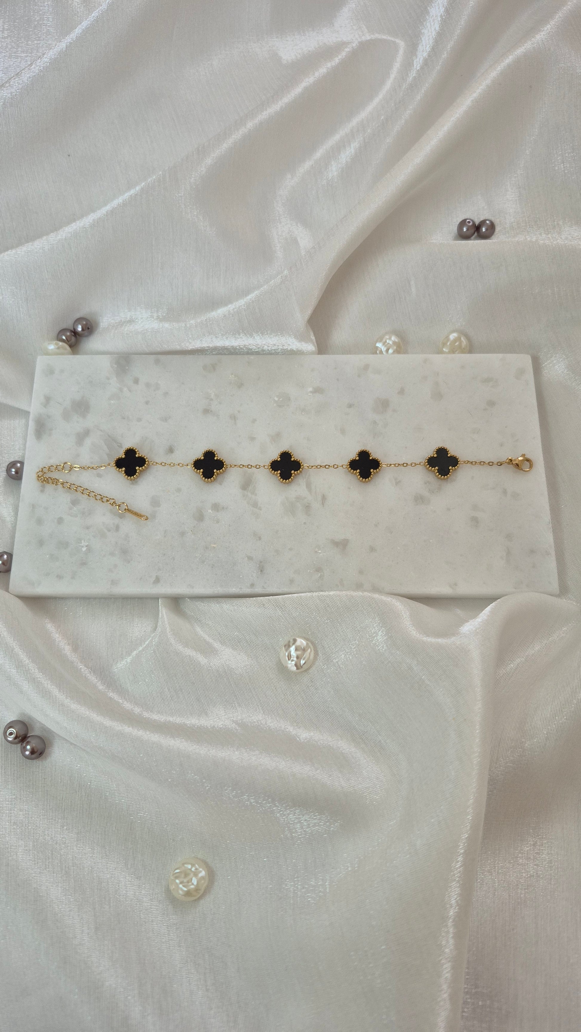 Çelik Siyah Yonca Bileklik